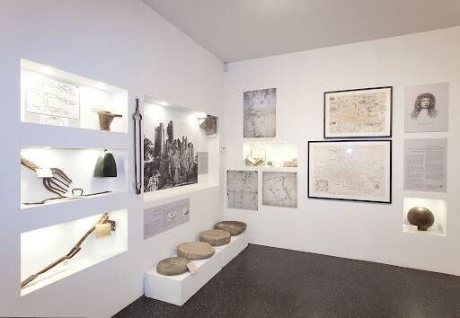 Historical documents and artifacts from Irish independence movement displayed in museum
